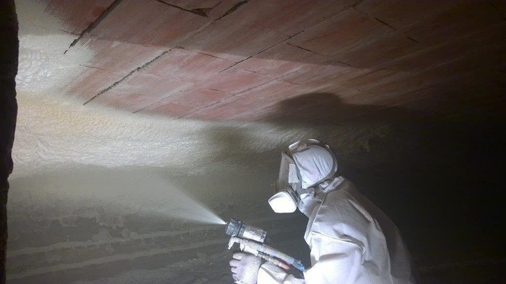 Isola spuiter kruipkelder