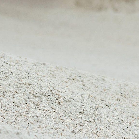 Web ISOLA 25102021 90 vierkant